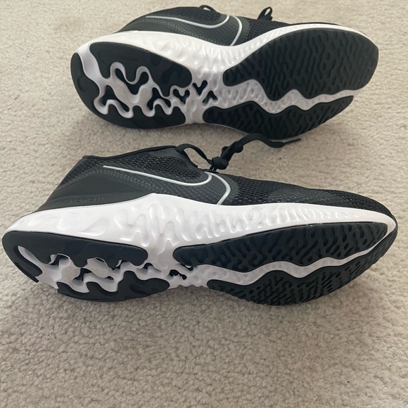 Nike Renew Run men’s size 11 - Picture 4 of 5